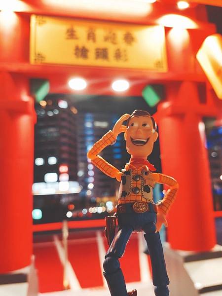 以「樂高玩偶」視角拍照打卡,就在信義區統一時代百貨!