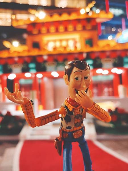 以「樂高玩偶」視角拍照打卡,就在信義區統一時代百貨!