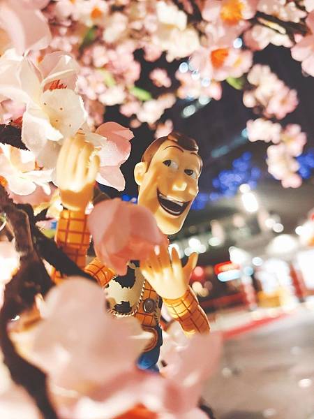 以「樂高玩偶」視角拍照打卡,就在信義區統一時代百貨!