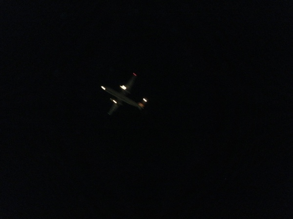 夜晚的飛機.jpg