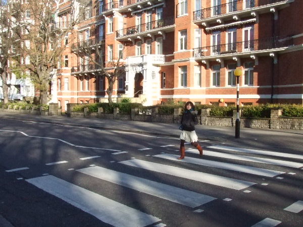 走在經典的Abbey Road上