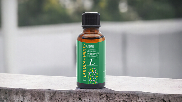 「我的創作秘密武器：【大馬士革玫瑰】月月暖宮(腹)按摩精油」