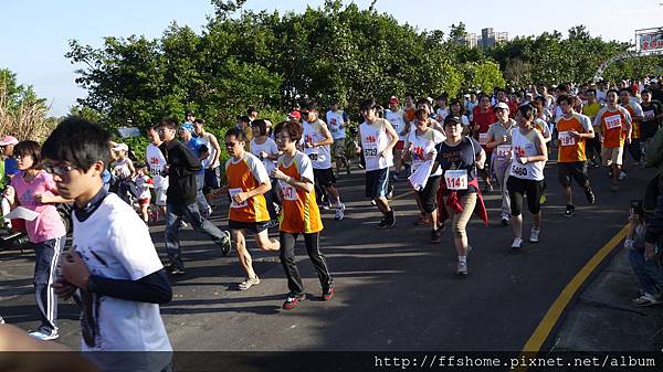 4/8KM FFS參賽者穿橘色T-shirt 很好辨認