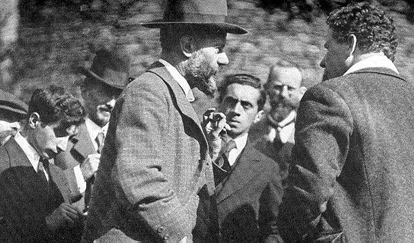 Max_Weber_1917.jpg Max_Weber_1917.jpg