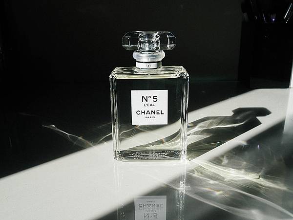 chanel-n5-leau-3.jpg chanel-n5-leau-3.jpg