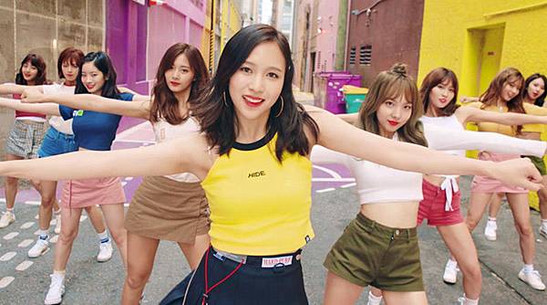 upload_LIKEY-MV.jpg upload_LIKEY-MV.jpg