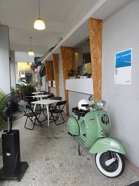 顏色超復古的Vespa