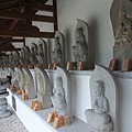 慶修院內的許多石雕