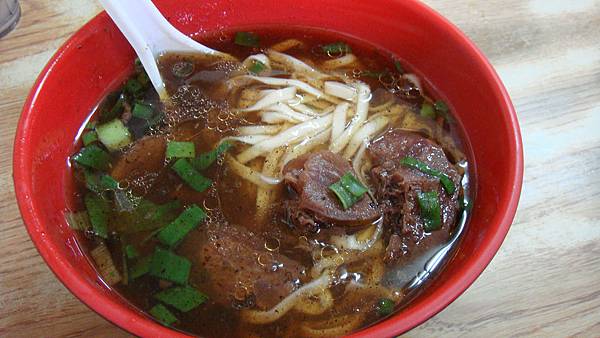  舊道口牛肉麵店．牛肉麵．