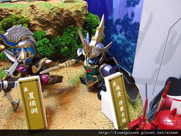 Gunpla EXPO 2011-三國傳系列-吳曹對壘-夏侯淵+張遼.jpg