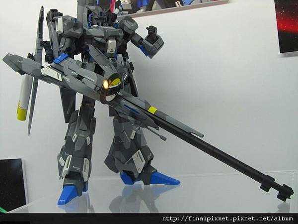 Gunpla EXPO 2011-鋼彈創世代-里澤爾-好長一隻.jpg