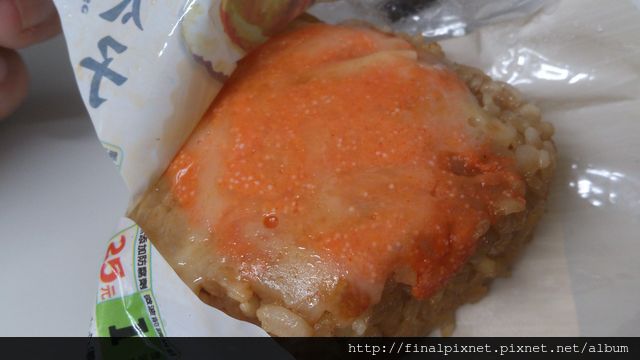 全家起司明太子烤飯糰-全貌 全家起司明太子烤飯糰-全貌