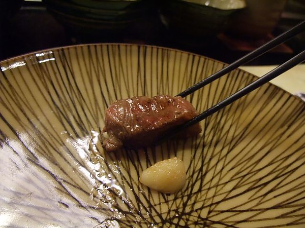 餐點-沙朗牛-直接沾醬汁.JPG 餐點-沙朗牛-直接沾醬汁.JPG