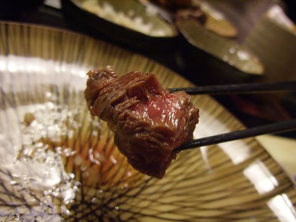 餐點-沙朗牛-咬 一口.JPG 餐點-沙朗牛-咬 一口.JPG