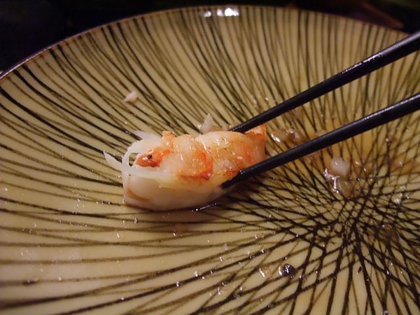 餐點-明蝦-咬一口.JPG 餐點-明蝦-咬一口.JPG