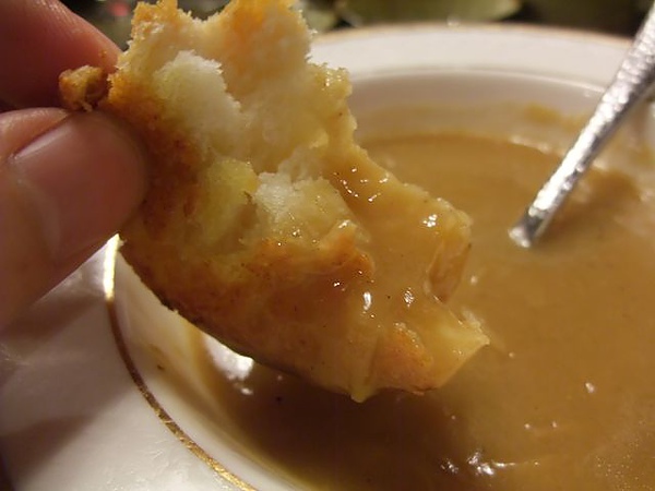 餐點-洋蔥湯-沾餐包也好吃.JPG 餐點-洋蔥湯-沾餐包也好吃.JPG