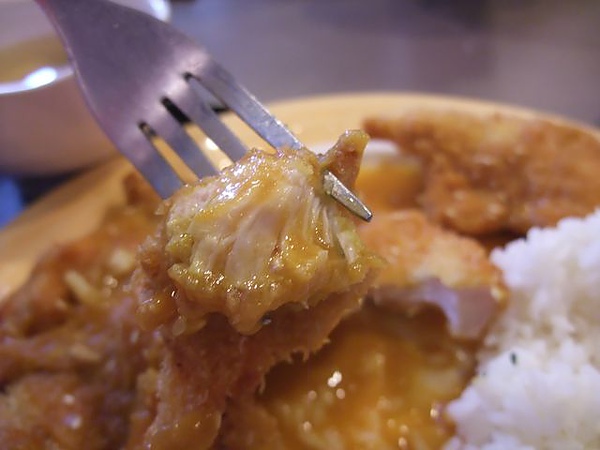 第1日午餐-1970香港故事-雞豬雙拚醬燒咖哩飯-雞肉2.jpg 第1日午餐-1970香港故事-雞豬雙拚醬燒咖哩飯-雞肉2.jpg