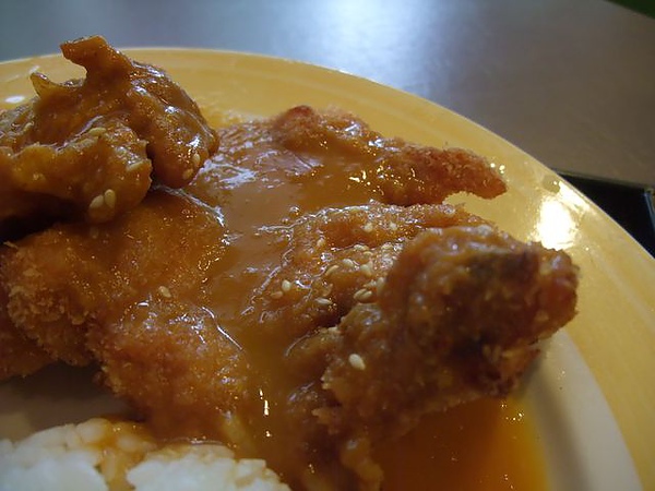 第1日午餐-1970香港故事-雞豬雙拚醬燒咖哩飯-豬排.jpg 第1日午餐-1970香港故事-雞豬雙拚醬燒咖哩飯-豬排.jpg
