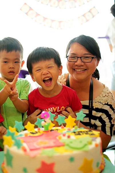 親紫屋二館  新新生日派對