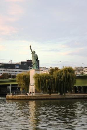 巴黎自由女神像