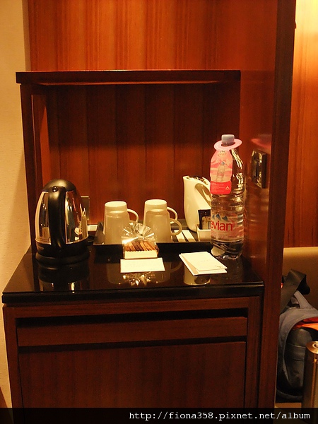 房間內小茶水櫃