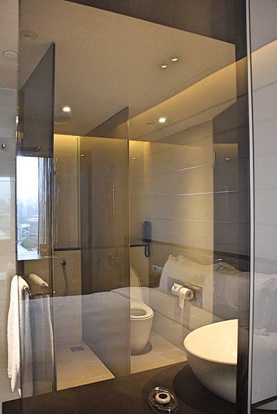 10-shower-Singapore_Carlton_hotel_5star7.jpg