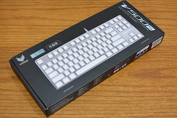 1RAPOO雷柏V500S青軸機械鍵盤（白色水晶版）6.jpg