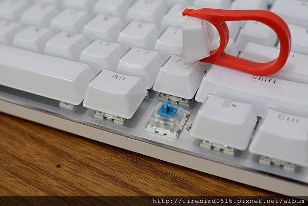 5-1RAPOO雷柏V500S青軸機械鍵盤（白色水晶版）21.jpg