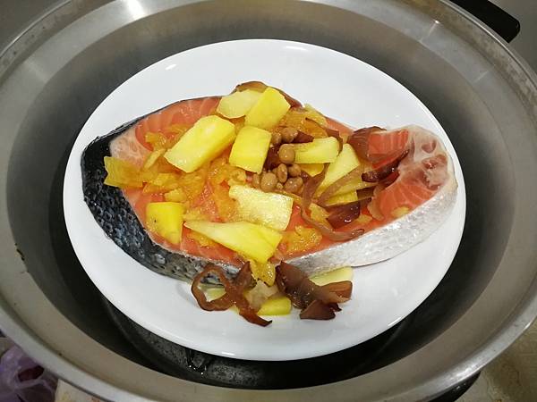 988廚房-醬鳳梨蒸鮭魚料理食譜10.jpg 988廚房-醬鳳梨蒸鮭魚料理食譜10.jpg