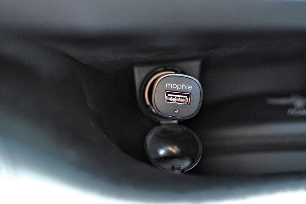 6Mophie_ChargeStram_無線車充-22.jpg