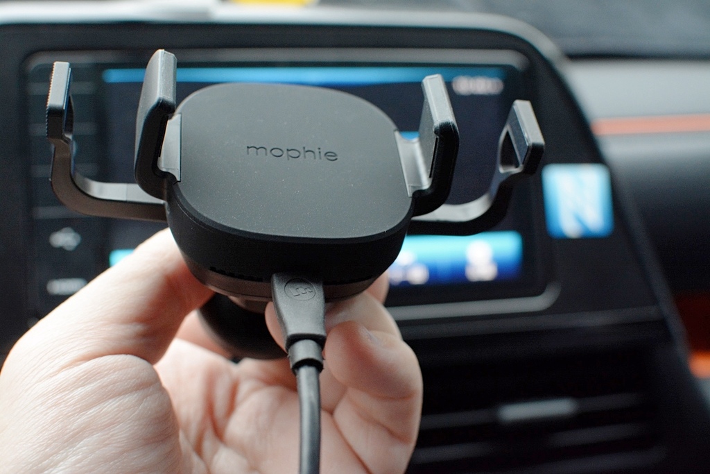 6Mophie_ChargeStram_無線車充-25.jpg