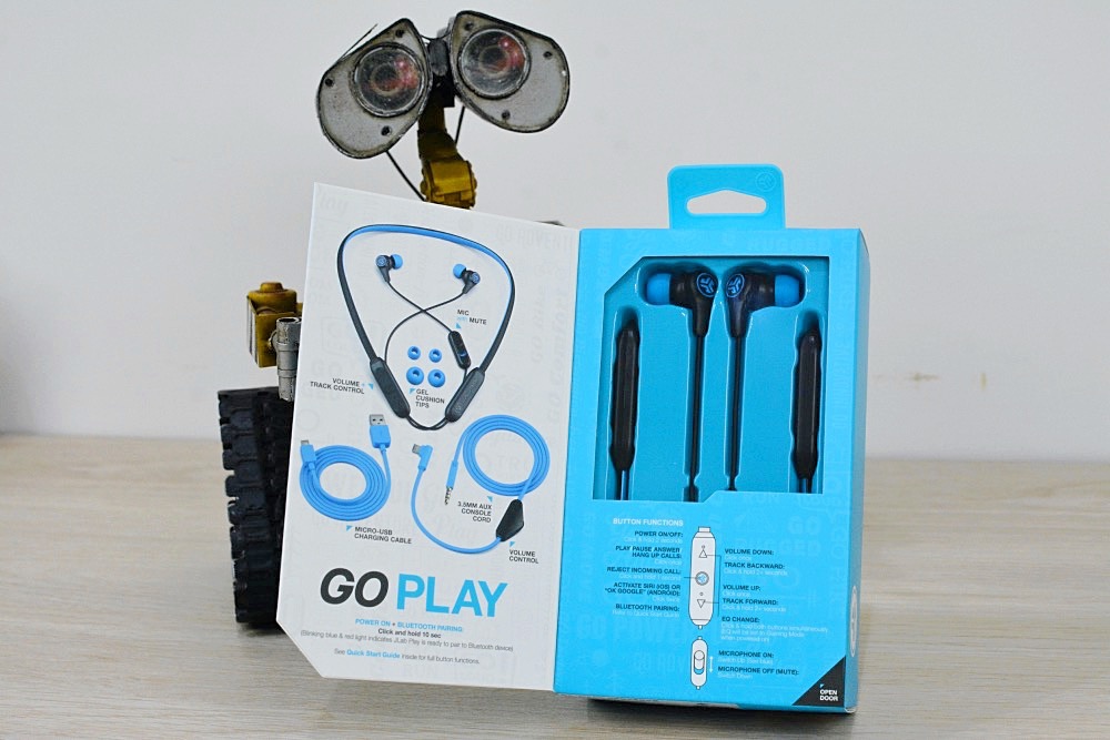 2-1JLAB-Play-Gaming-Bluetooth-IEM-21.jpg