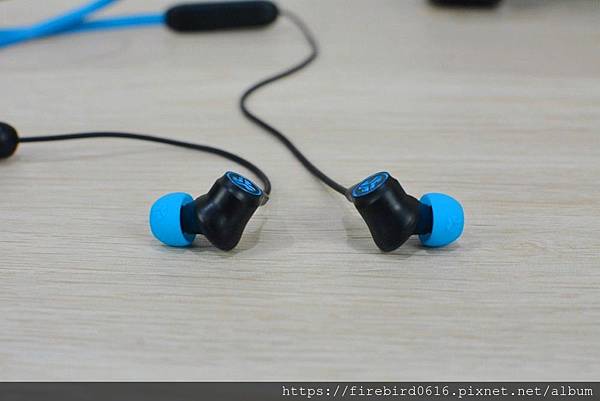 4-2JLAB-Play-Gaming-Bluetooth-IEM-66.jpg