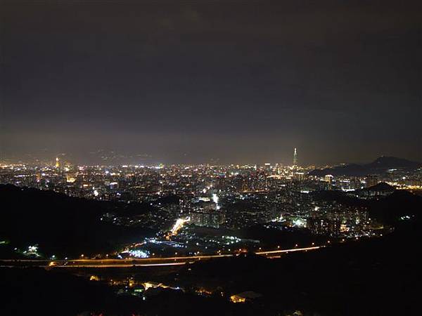 中和烘爐地夜景 (2).JPG