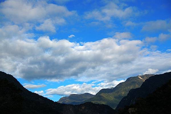 花蓮~瓦拉米步道 (6)崇山峻嶺.JPG