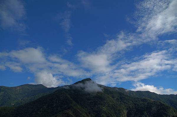 花蓮~瓦拉米步道 (11)崇山峻嶺.JPG