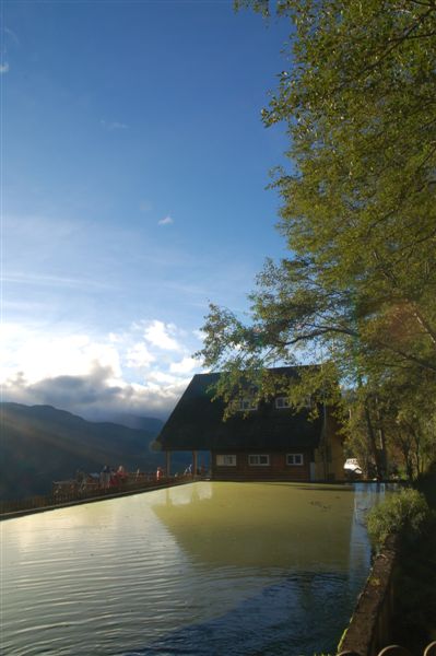 武陵-雪山登山口 (6)大水池.JPG