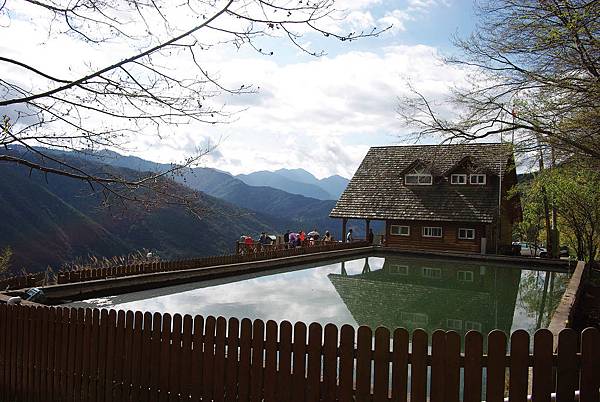 武陵賞櫻 (54)雪山登山口.jpg