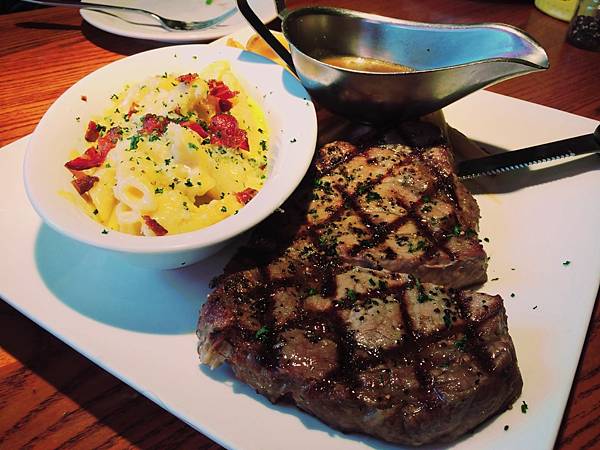 20151219 fridays_2095.jpg