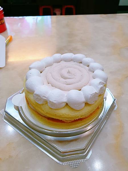 <食記-全聯>香芋布丁蛋糕-最有紳士風度的平價蛋糕 <食記-全聯>香芋布丁蛋糕-最有紳士風度的平價蛋糕