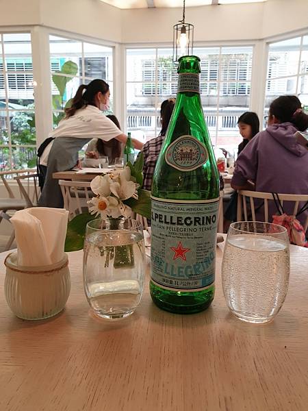 <食記-台北大安>大安區 SUGAR PEA 超夢幻玻璃屋餐 <食記-台北大安>大安區 SUGAR PEA 超夢幻玻璃屋餐