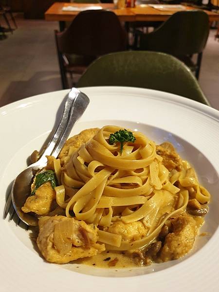 <食記-桃園蘆竹>南崁。Chophouse 恰好食南崁店-燈 <食記-桃園蘆竹>南崁。Chophouse 恰好食南崁店-燈