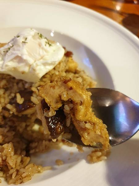 <食記-桃園蘆竹>南崁。Chophouse 恰好食南崁店-燈 <食記-桃園蘆竹>南崁。Chophouse 恰好食南崁店-燈