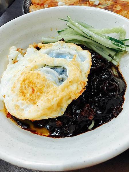 <食記-桃園蘆竹>位於學區美食-韓式鍋蓋烤肉-韓鼎 <食記-桃園蘆竹>位於學區美食-韓式鍋蓋烤肉-韓鼎