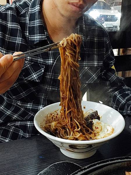 <食記-桃園蘆竹>位於學區美食-韓式鍋蓋烤肉-韓鼎 <食記-桃園蘆竹>位於學區美食-韓式鍋蓋烤肉-韓鼎