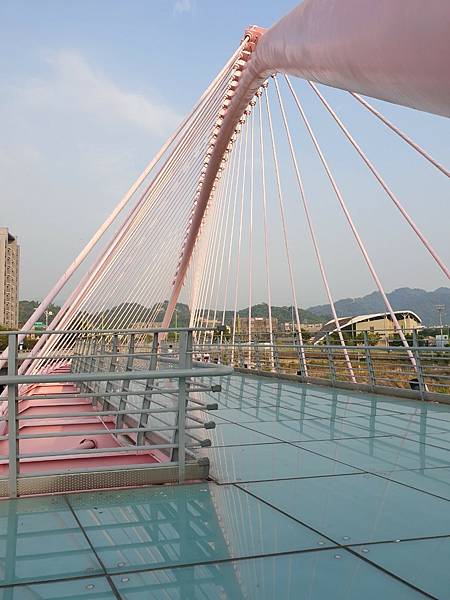 1. 情人橋 (16) 1. 情人橋 (16)