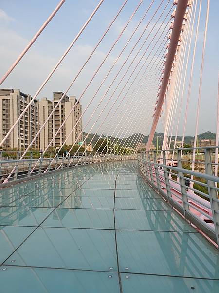 1. 情人橋 (15) 1. 情人橋 (15)