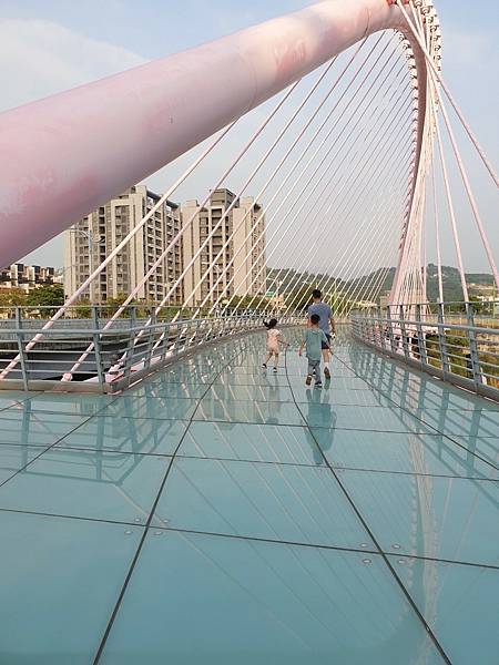 1. 情人橋 (17) 1. 情人橋 (17)