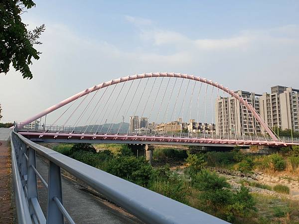 1. 情人橋 (18) 1. 情人橋 (18)