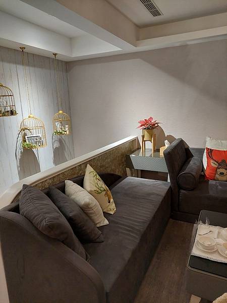 <美容-新北永和>小臉按摩_ 易筋撥氣拓小顏課程 讓小女孩變 <美容-新北永和>小臉按摩_ 易筋撥氣拓小顏課程 讓小女孩變